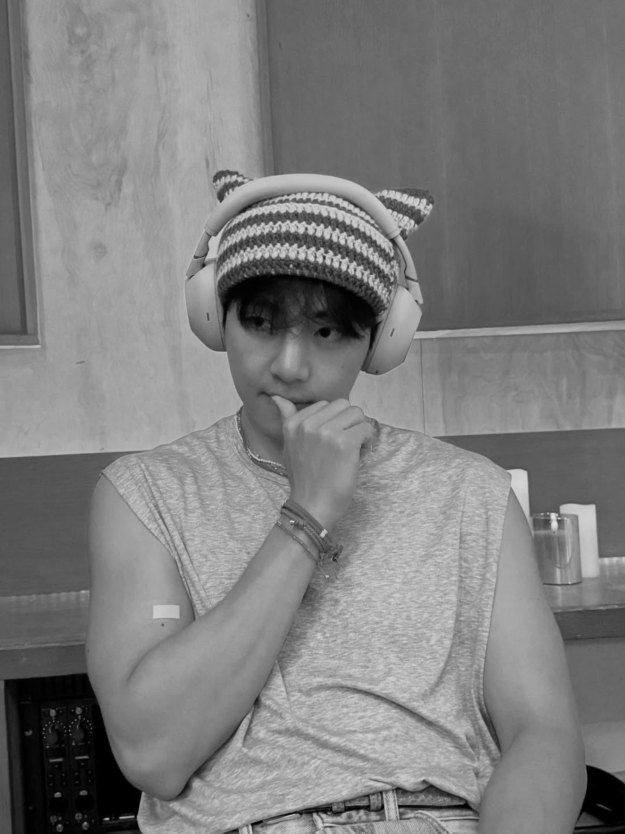 ofthevi's tweet image. 