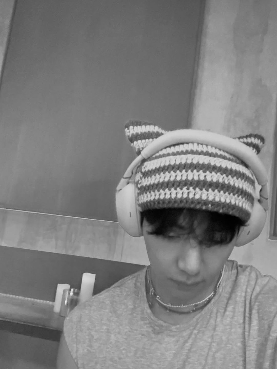 ofthevi's tweet image. 