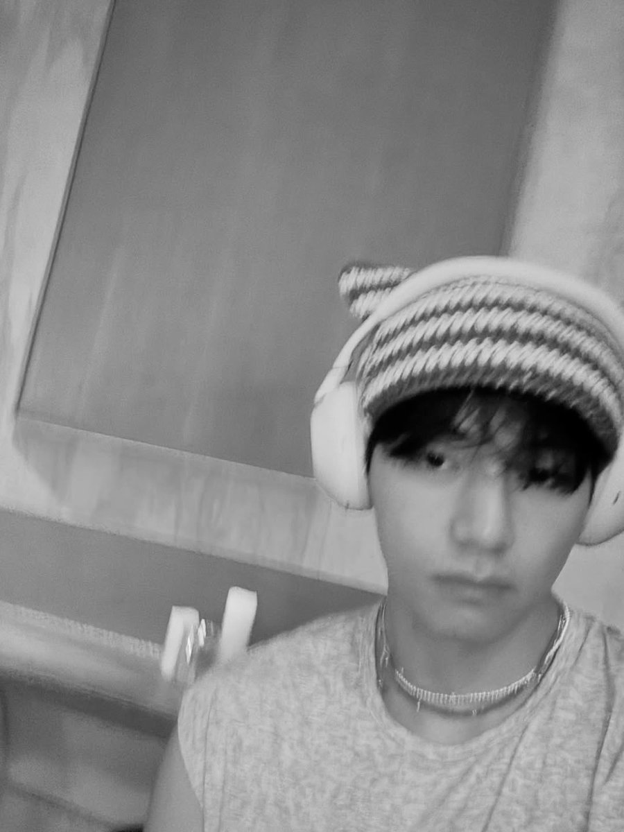 ofthevi's tweet image. 