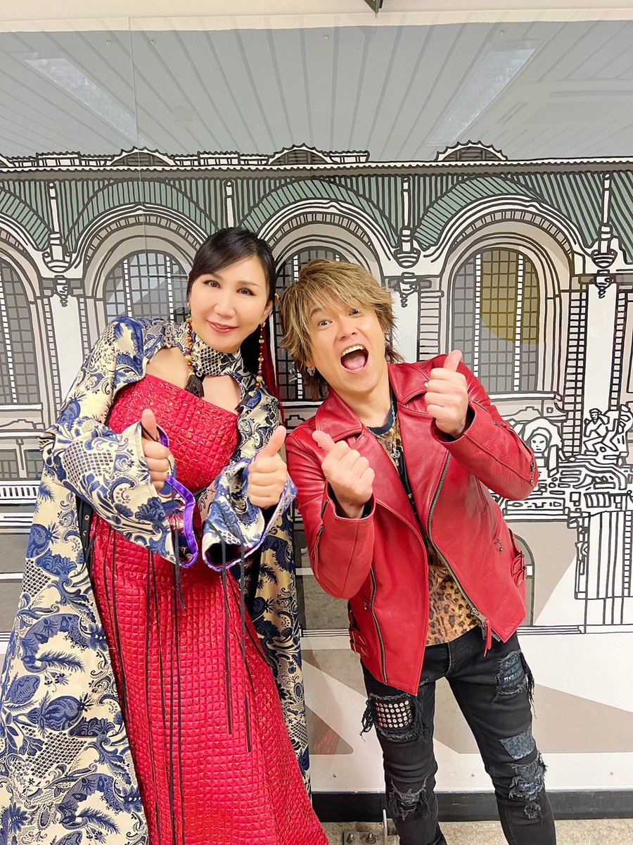 高橋洋子さんとの
ツーショット📸
ええ写真！ww

偶然、衣装の色合いが
ww

圧巻の歌声と
パフォーマンス👏
最高でした。。。