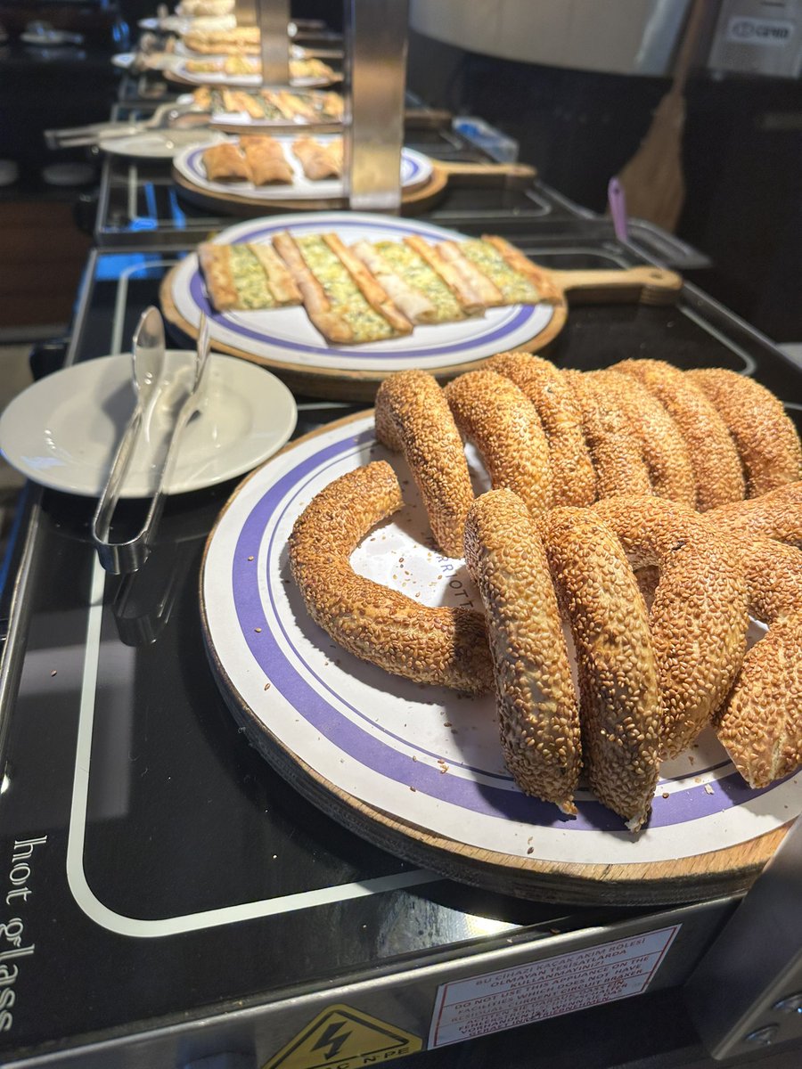 Sara Hooker tweet media