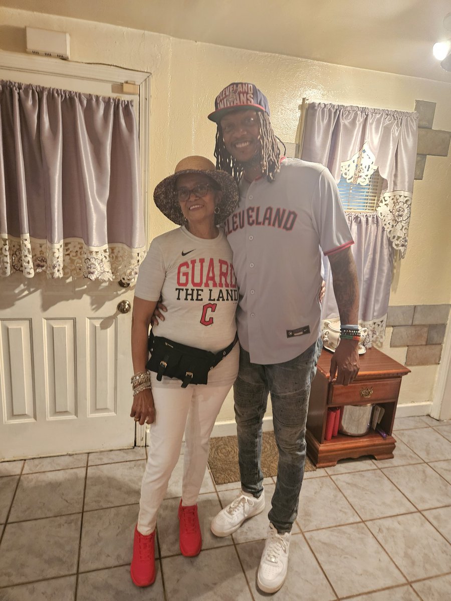 blu216's tweet image. oh, About last night!!.😊 It was me and my Momma's turn to see the Guardians in action #ForTheLand