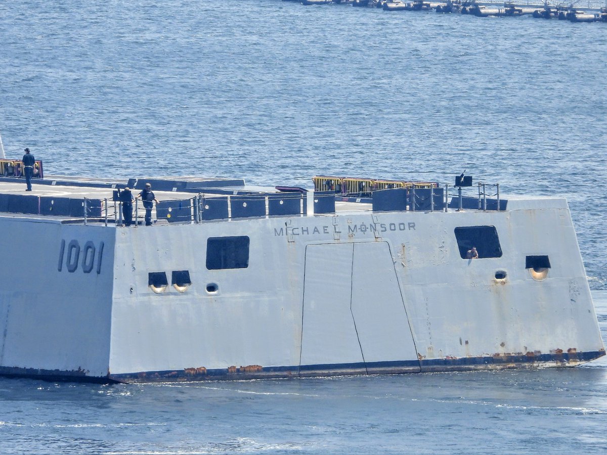 🇺🇸米海軍ﾐｻｲﾙ駆逐艦「ﾏｲｹﾙ･ﾓﾝｽｰｱ DDG-1001」突然出港して行きました😲