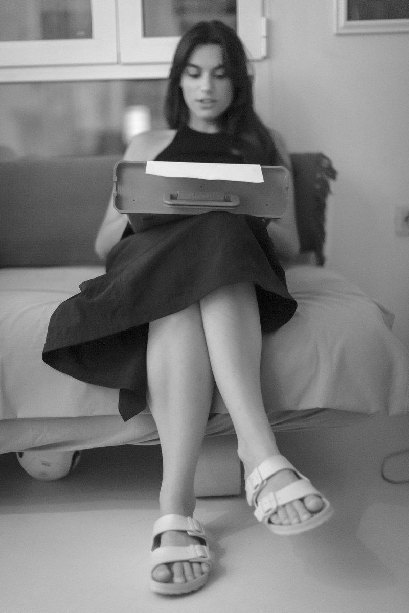 Murder, she wrote (mi hija Carlota con la Olivetti valentine)