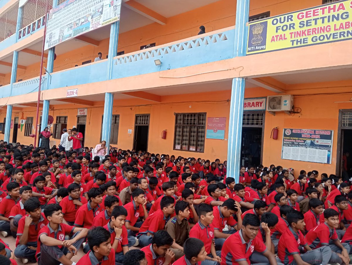 spmedak's tweet photo. #SheTeam Toopran Division and #Anti_HumanTraffickingUnit  conducted Awareness program with #JAGRUTHI_KALABRUNDHAM about #Sheteams #childabuse #ChildLabour #Childmarriages #Cybercrimes #Womentrafficking and #traffic_rules at Geetha School Toopran in the limits of PS Toopran. https://t.co/Ft4Pbuw5Sc
