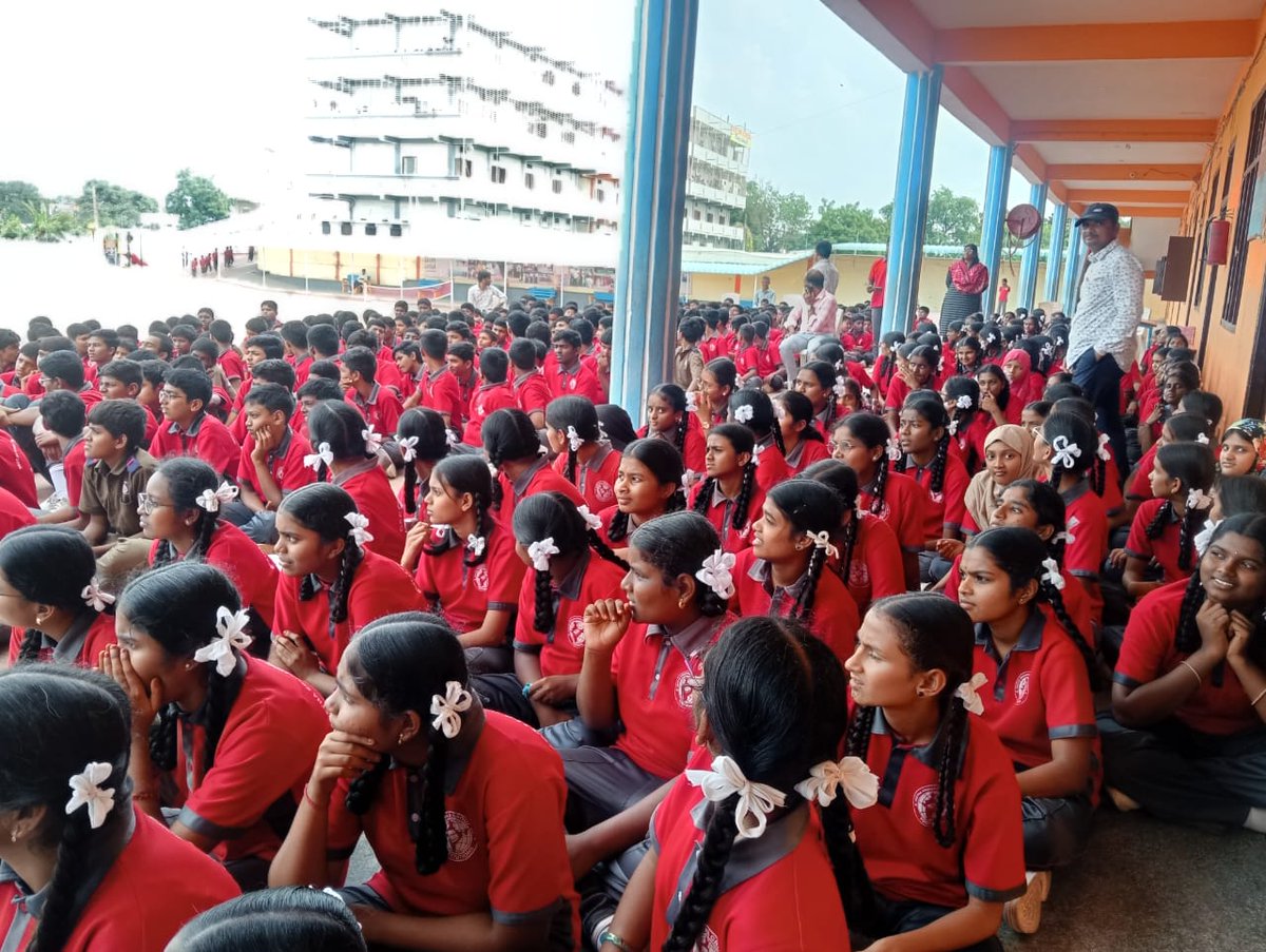 spmedak's tweet photo. #SheTeam Toopran Division and #Anti_HumanTraffickingUnit  conducted Awareness program with #JAGRUTHI_KALABRUNDHAM about #Sheteams #childabuse #ChildLabour #Childmarriages #Cybercrimes #Womentrafficking and #traffic_rules at Geetha School Toopran in the limits of PS Toopran. https://t.co/Ft4Pbuw5Sc