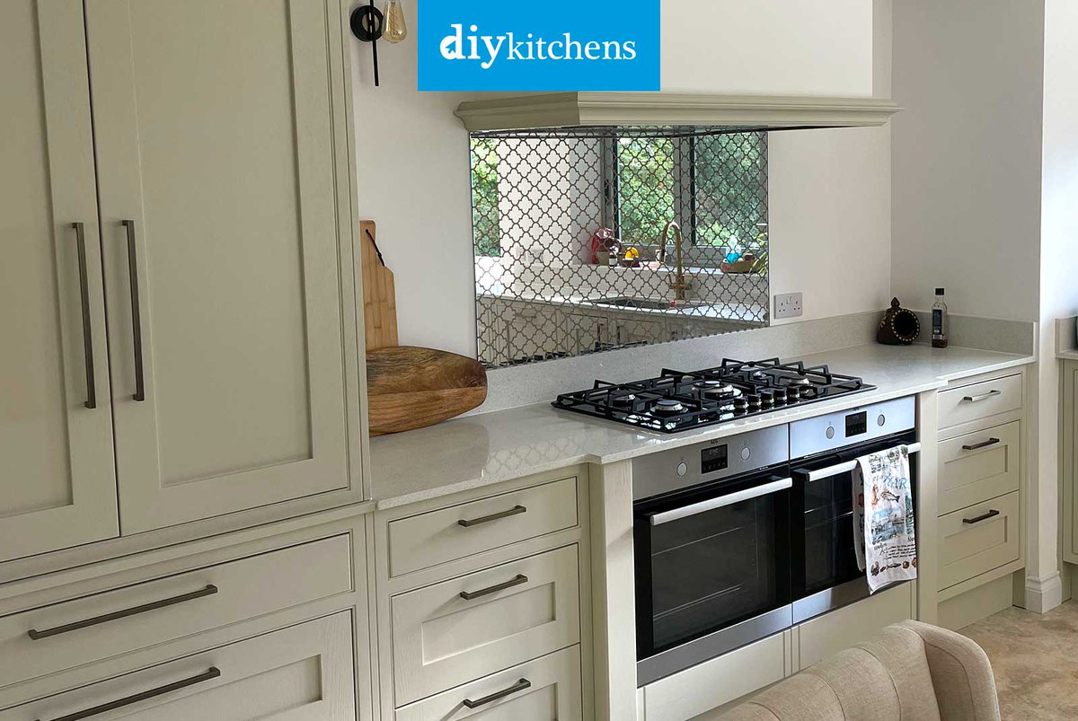 DIY_Kitchens's tweet photo. 🌟 Abi from Wheathampstead shows us her completed Innova Helmsley Carbon &amp; Mussel Inframe #kitchen, supplied by DIY Kitchens (Ref:4099) - https://t.co/lMhkfaX2cQ

Visit https://t.co/mDGIyY2X5f to see how much you could save on your dream kitchen! 

#helmsley #inframekitchens https://t.co/d5B5rYMKpQ