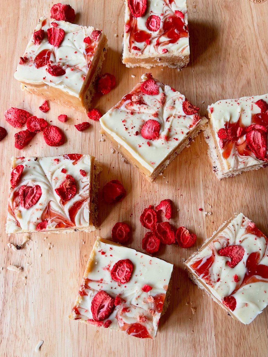 angelagill501's tweet image. Strawberries &amp;amp; Cream Millionaire’s Shortbread. I found a use for the freeze dried strawberries I purchased at #TraderJoe in NYC.  #EastGrinsteadbaker