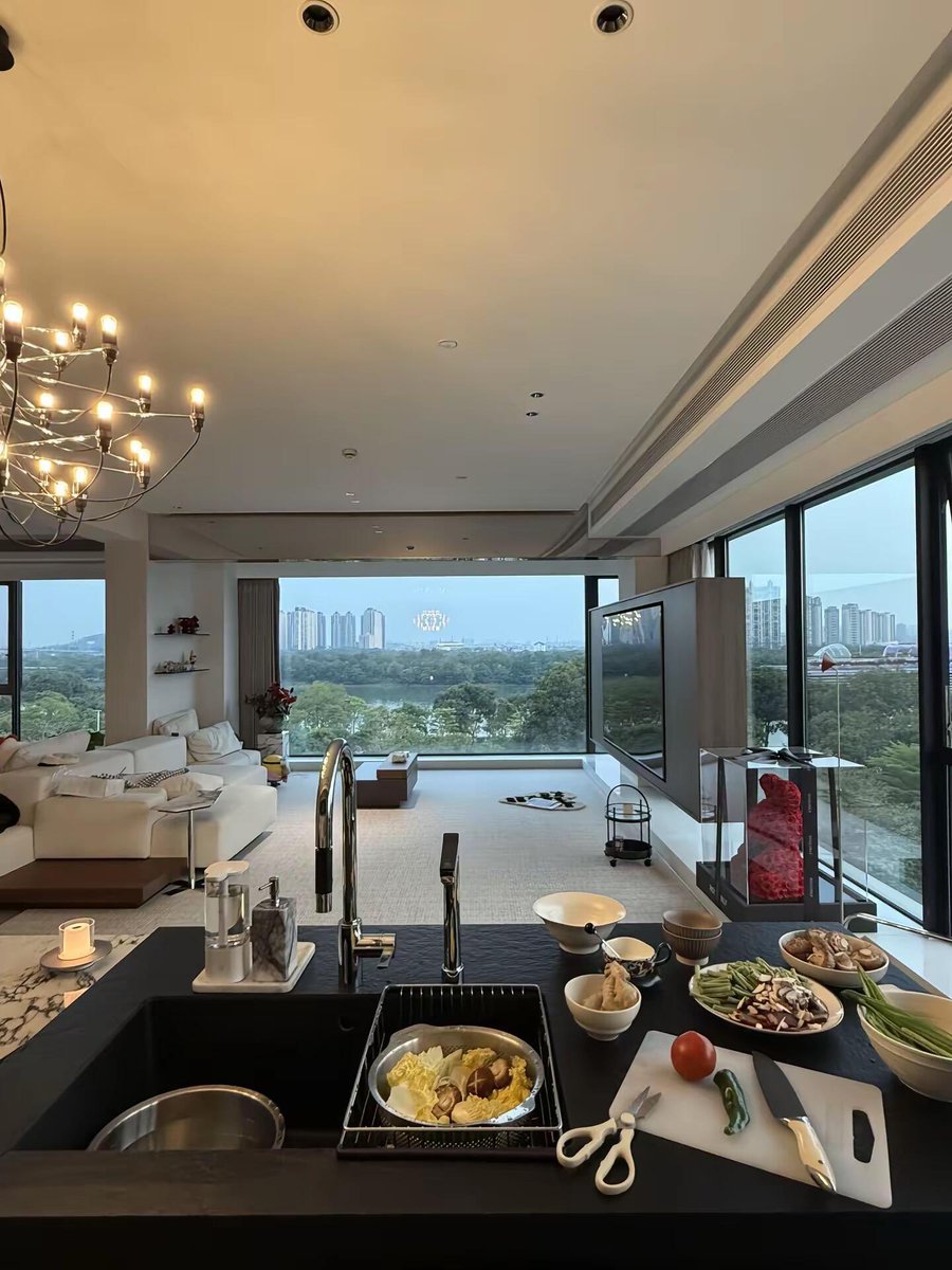 RichardXiong888's tweet image. Kitchen Centerpiece: Calacatta Viola Marble Countertop Completed
See how dramatic veining transforms this kitchen island into a luxury focal point. Calacatta Viola is truly one of a kind.
#CalacattaViolaMarble #KitchenIslandDesign #LuxuryStoneSurface #MarbleInspiration