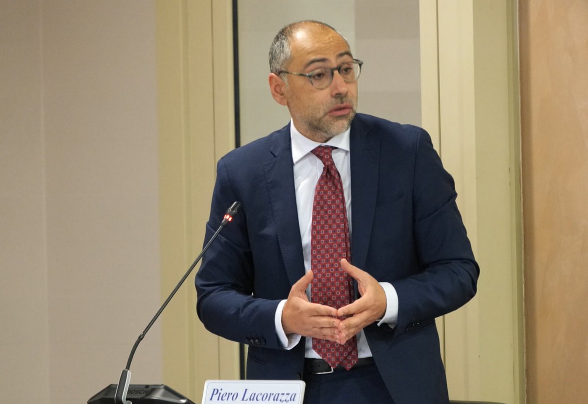 Borse di studio UNIBAS. <a href="/pierolacorazza/">Piero Lacorazza</a>: Avviso ferragostano?
L’annuncio fatto dal Dirigente dell’Ufficio programmazione e bilancio della Regione, di disponibilità di 3 mln di euro all’anno per il triennio 2025/2027, non trova riscontro nel Bilancio
consiglio.basilicata.it/consiglioinfor…