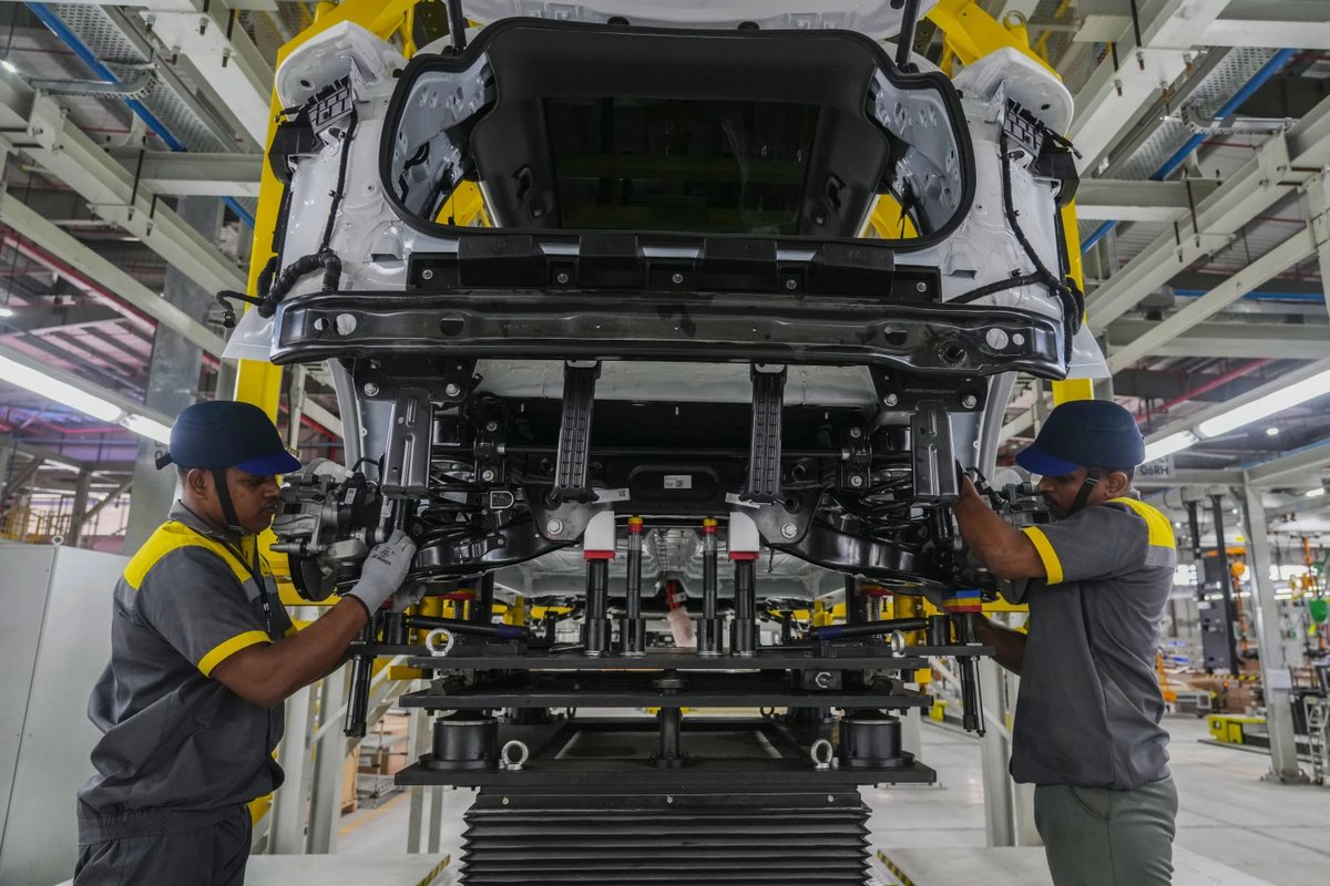 Sibi Arasu (@sibi123) on Twitter photo apnews.com/article/india-…
Vietnam automaker Vinfast opens factory in India, eyeing growth in Asia.
<a href="/aniruddhg1/">Aniruddha Ghosal</a> <a href="/rishilekhi/">Rishi Lekhi</a> and I report for <a href="/AP_Climate/">AP Climate</a> <a href="/AP/">The Associated Press</a> apnews.com/article/india-…
Vietnam automaker Vinfast opens factory in India, eyeing growth in Asia.
<a href="/aniruddhg1/">Aniruddha Ghosal</a> <a href="/rishilekhi/">Rishi Lekhi</a> and I report for <a href="/AP_Climate/">AP Climate</a> <a href="/AP/">The Associated Press</a>