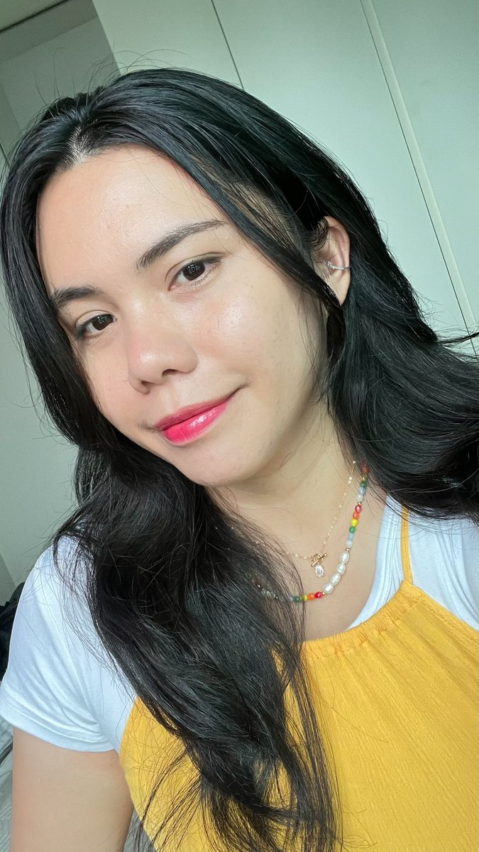 nikeenike's tweet photo. Udaaah jauh banget pencapaian ku huhu. Yg tadinya ada jerawat menahun di hidung dekat mata hitam elek itu 🥲🥲 sekarang udah tinggal bekas (hampir gak keliatan) yg mirip kaya warna kulit aja huhu https://t.co/gfbYOHKwLX