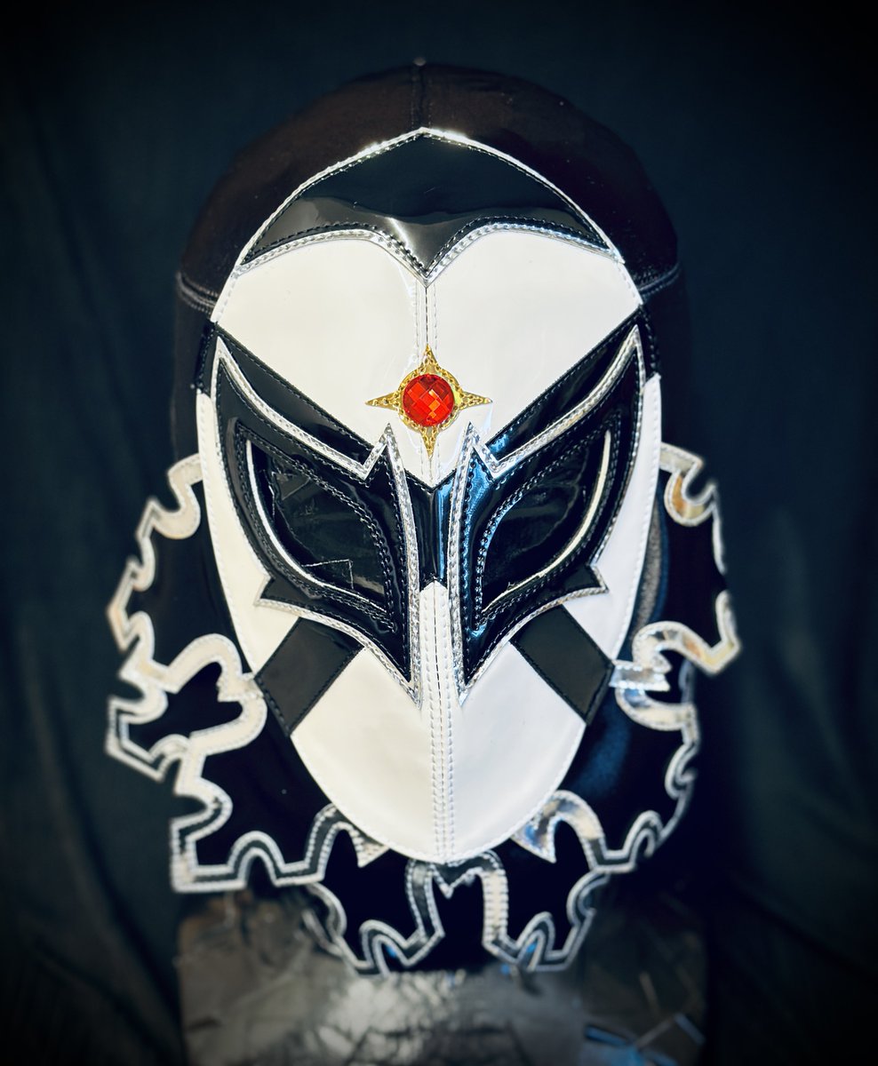 Maskde66's tweet photo. リル・クラーケン選手のマスクを制作させていただきました。
バランスが難しく。。難しいマスクでした！ https://t.co/yEb7QAuvek