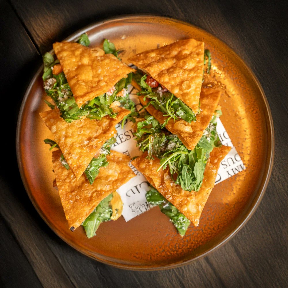 OlearysBangkok's tweet photo. Delicious snacks await at OโLearyโs Irish Pub! ๐๐
Perfect with a pint and good company โ๏ธ
#OLearysIrishPub #BangkokEats #PubSnacks #IrishPubVibes https://t.co/lGBIrq4niD