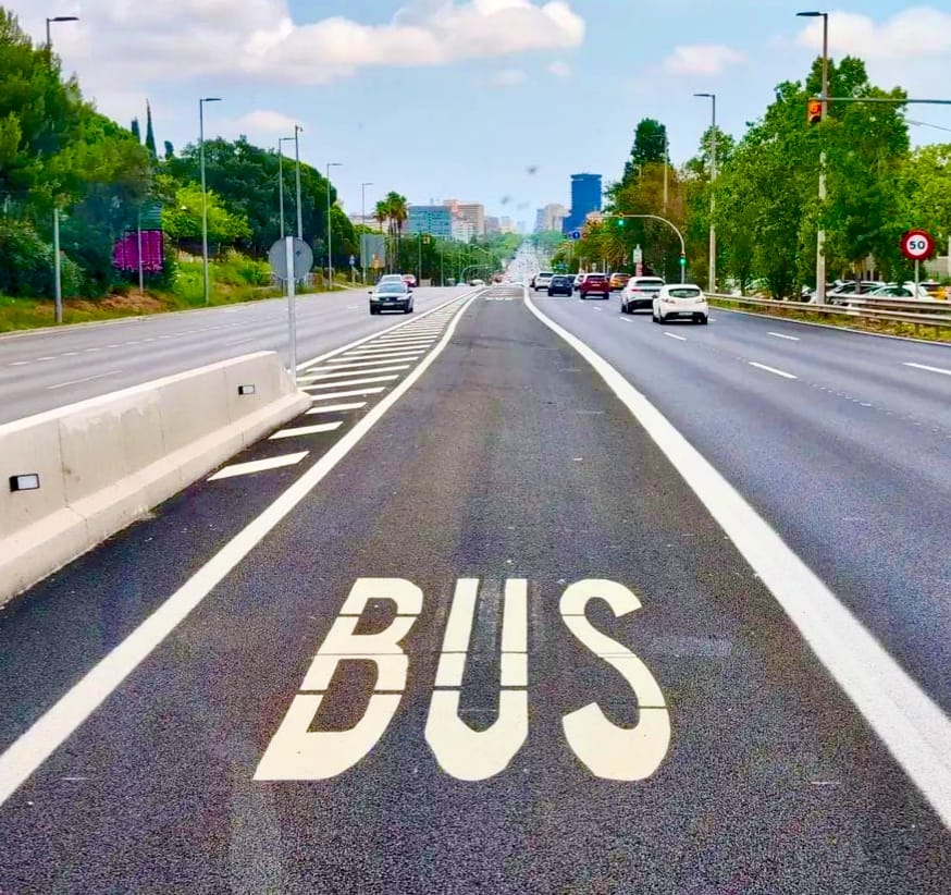 CCOO BLL APAG #ConstruïmFutur (@ccoo_bll_apag) on Twitter photo 🚌 <a href="/ccoo_bll_apag/">CCOO BLL APAG +drets +accioterritorial +proximitat</a> valora positivament l'estrena del nou carril bus a la B-23, que millorarà els desplaçaments cap a Barcelona, reduint temps de viatge, congestió i emissions.
💨 Una reivindicació històrica que es fa realitat!
Més info aquí: ccoo.cat/bllapag/notici… 🚌 <a href="/ccoo_bll_apag/">CCOO BLL APAG +drets +accioterritorial +proximitat</a> valora positivament l'estrena del nou carril bus a la B-23, que millorarà els desplaçaments cap a Barcelona, reduint temps de viatge, congestió i emissions.
💨 Una reivindicació històrica que es fa realitat!
Més info aquí: ccoo.cat/bllapag/notici…