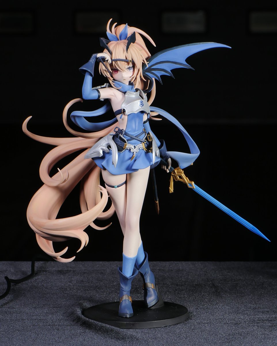 안녕하세요. 예상보다 많은 관심을 받아서 감사드립니다.
니케 - 길로틴 윈터 슬레이어 피규어 채색한 완성품을 소량 판매할 예정입니다. 관심 있으신 분들은 dm으로 문의 부탁드립니다. 

클로틴 개러지킷/sd 마스트&amp;앵커도 이번 달 중-말 즈음에 정비 후 다시 안내드릴 예정입니다. 감사합니다!