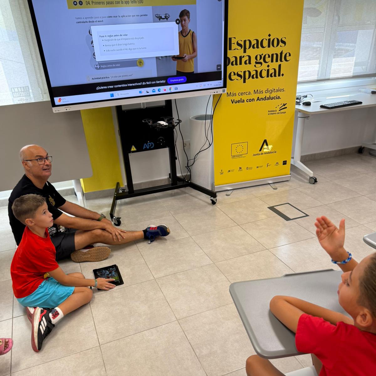 🎮✨ ¡Diversión y tecnología en el aire! ✨🚁 Taller de #Drones para Niñ<a href="/s/">『S』</a> en el <a href="/PuntosVuela/">Puntos Vuela</a>  #Alozaina

El pasado viernes e
se llenó de emoción, curiosidad y muchas hélices girando. 

Nos vemos en el próximo vuelo. 🚀

#PuntoVuela    #AndalucíaVuela