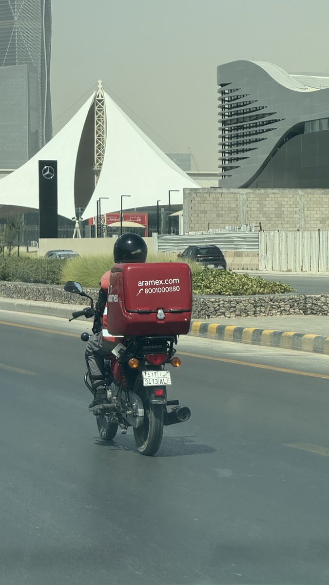 حتى أرامكس صاروا يستخدمون الدباب 🛵😅

شيء غريب الا اذا ناوين على خدمة جديدة تحتاج توصيل سريع On-Demand Delivery مثل فكرة مرسول وتطبيقات المطاعم.