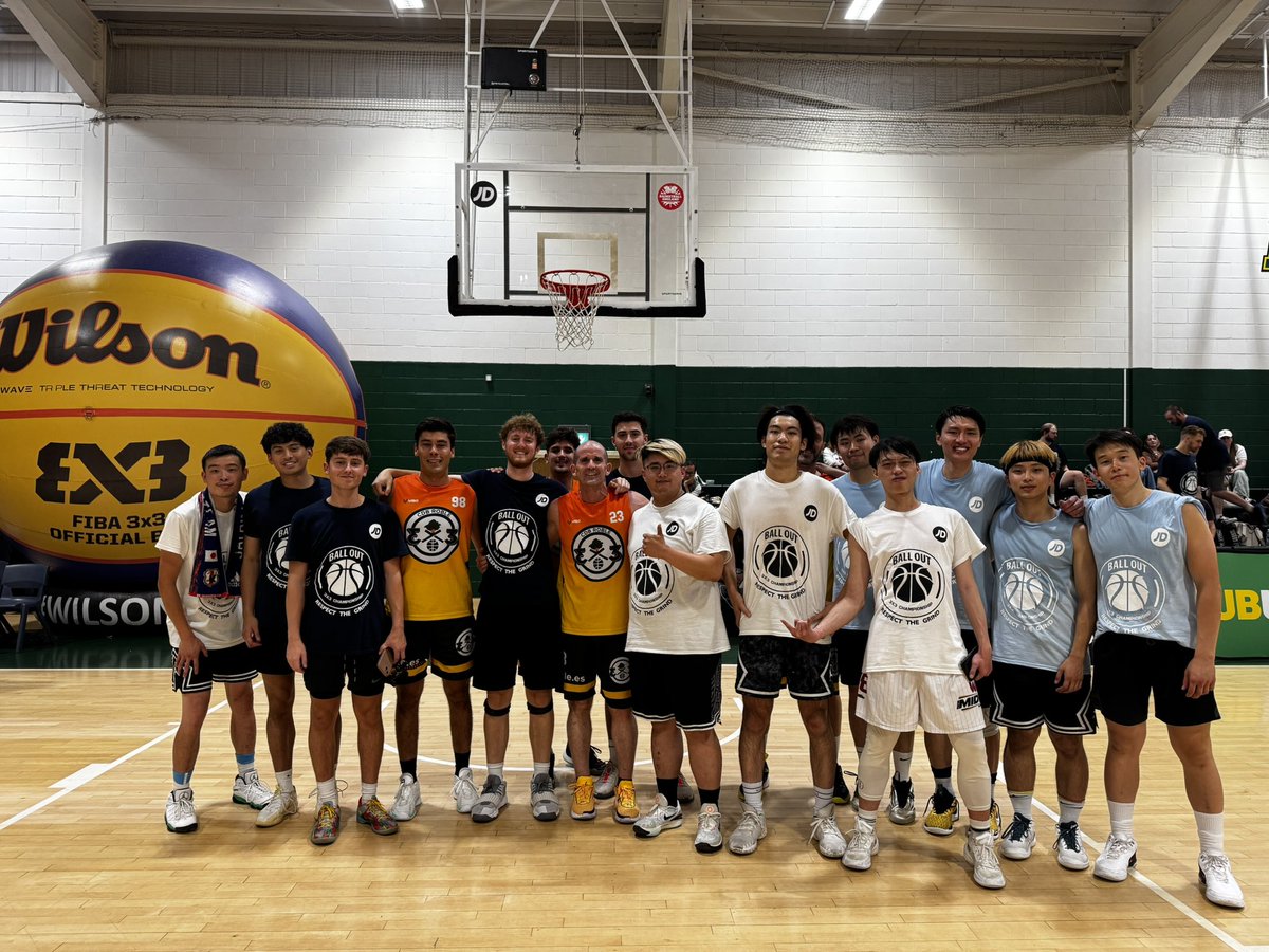 En Manchester y en Nottingham jugando mis 2 últimos torneos de 3x3, gracias baloncesto he sido muy feliz y eso que he sufrido mucho , ya te echo de menos y mucho. Final genial con mi hijo Ethan, mi gran amigo Miguel y Fer un amigo del basket
Love you all , so sad, so happy 😘🫶🏻