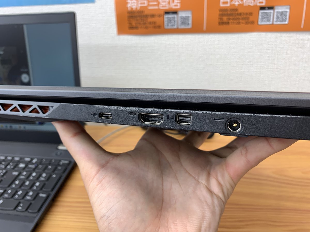PCcomfullAKB4's tweet photo. 入荷情報!
10コア16スレッドの12世代CPU搭載マシン!メモリ16GBで、ストレージも安心の512GB❤️
動画や画像の編集、軽めの3D制作なら動かせちゃう構成✨
端子類も豊富で、裏側にはまさかのminiDPまで!若干の塗装ハゲはありますが、全体的には綺麗👍
3台限り!
#mousecomputer #秋葉原 #中古パソコン https://t.co/IR4BVgGXPD