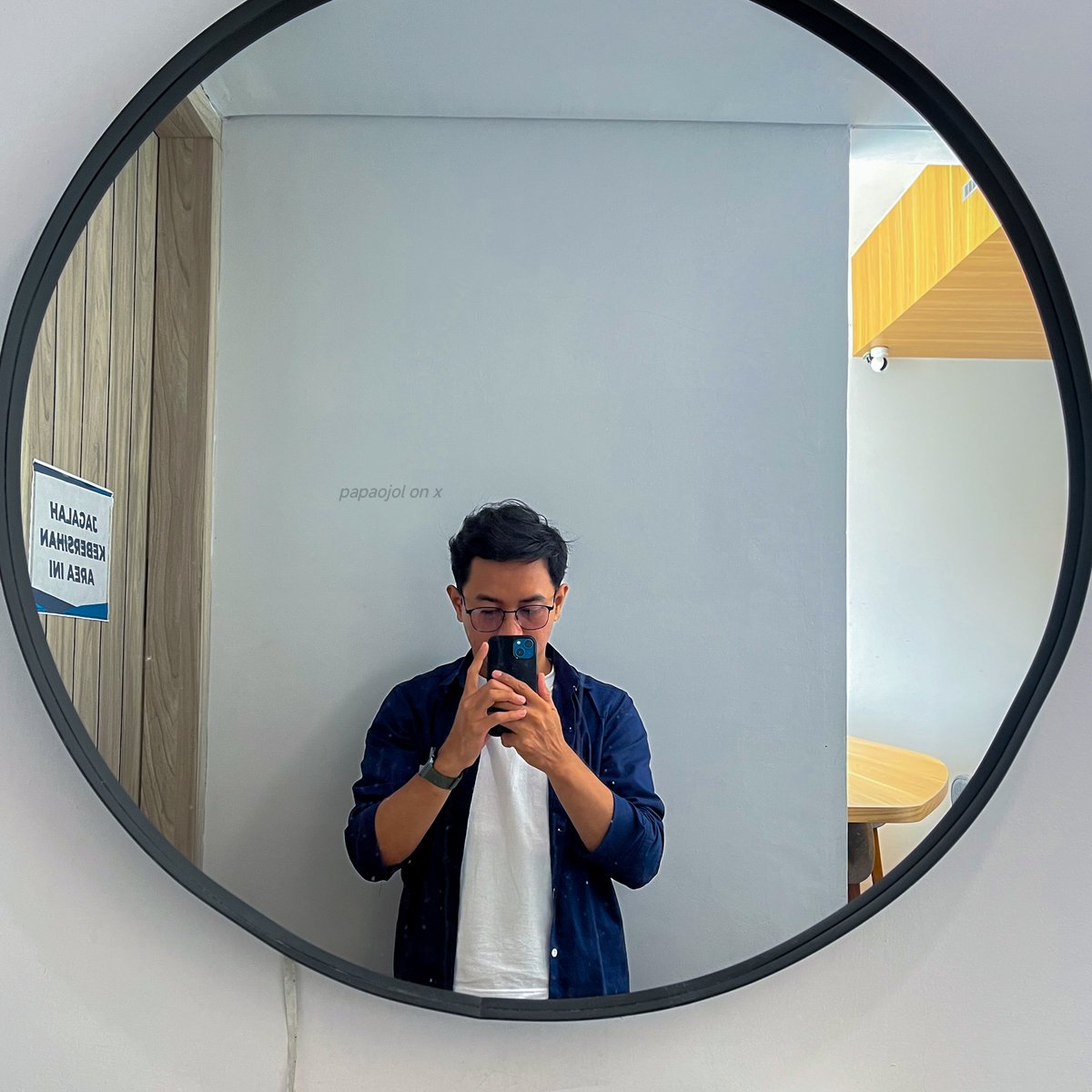 EPISODE 02 OF LOCAL BRAND OUTFIT: HASIER

Artikel Classic Core T-Shirt dari Local Brand Bandung ini layak kalian lirik buat yang lagi cari basic t-shirt heavyweight yang masih adem dan nyaman dipake!