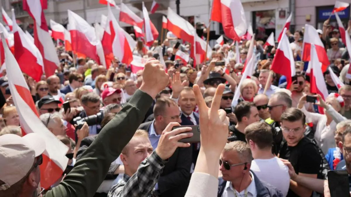 Przyjeżdżasz do Warszawy świętować zaprzysiężenie Karola Nawrockiego na Prezydenta RP? Musisz to wiedzieć!

Czytaj » niezalezna.pl/polska/przyjez…

<a href="/NawrockiKn/">Karol Nawrocki</a> #Nawrocki #NiezaleznaPL #PrezydentRP