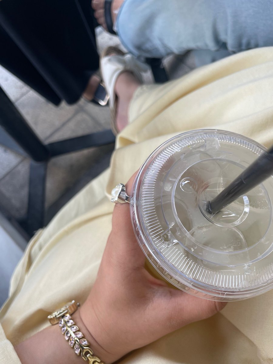 Kahpelik; en çok sevdiğin insandan gelir . Çünkü düşman zaten uzağındadır .