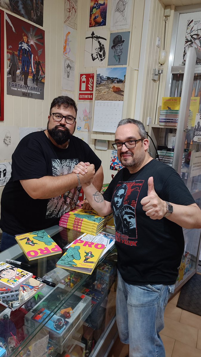 Las Crónicas de Deckard🏳️🌈 (@cronicasdeckard) on Twitter photo Hoy hay que felicitar a <a href="/dggalin/">David Galán Galindo 🦸🏻♂️</a>. Escritor, guionista y director de grandes obras como ORÍGENES SECRETOS (novela y película), GORA AUTOMATIKOA y MATUSALÉN, el cómic PRO y su nueva novela PRIMERA APARICIÓN. ¡Muchas felicidades David! Hoy hay que felicitar a <a href="/dggalin/">David Galán Galindo 🦸🏻♂️</a>. Escritor, guionista y director de grandes obras como ORÍGENES SECRETOS (novela y película), GORA AUTOMATIKOA y MATUSALÉN, el cómic PRO y su nueva novela PRIMERA APARICIÓN. ¡Muchas felicidades David!
