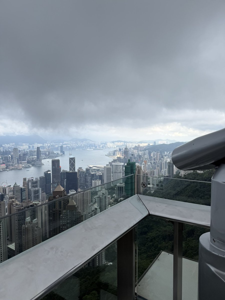 HUs3zgcZWrxY3uT's tweet photo. 上げそびれてる香港観光の思い出
#202507HongKong
#VictoriaPeak https://t.co/UrCAtIr2N4