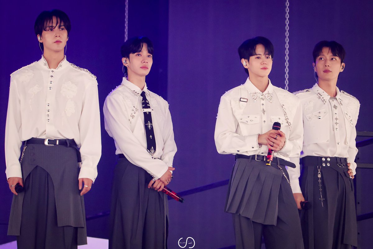 ssol_97's tweet photo. 250713 HIGHLIGHT Ride OR Die 
단체#1

#highlight #하이라이트 #윤두준 #양요섭 #이기광 #손동운 #rideordie https://t.co/mHnaVumcsn