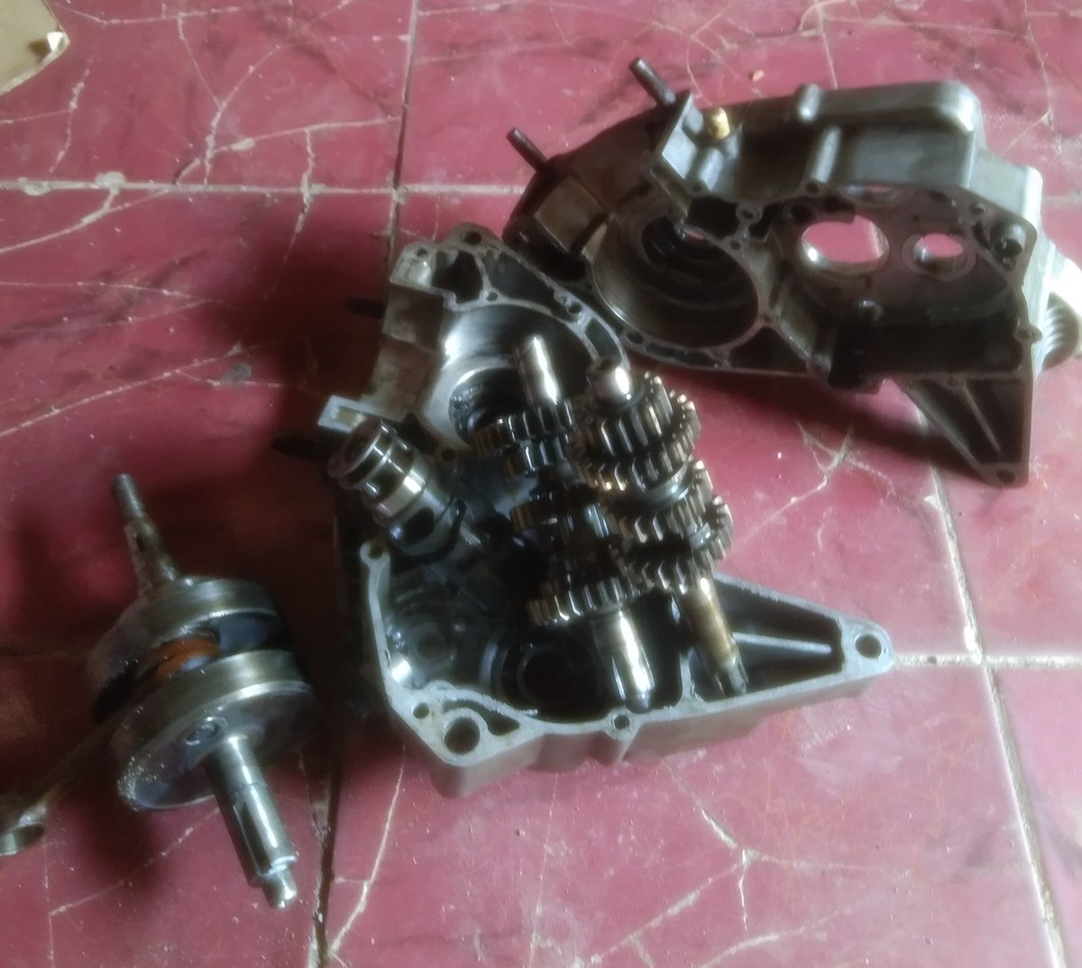 gemaapj_'s tweet photo. Akan segera tayang, body standar dengan mesin  kompetisi.

Bismillah semoga lancar, sesuai yang diinginkan.

Dapur pacu Zmrt ft Antoni Garage 🗣️ https://t.co/q5KRiVbh0B