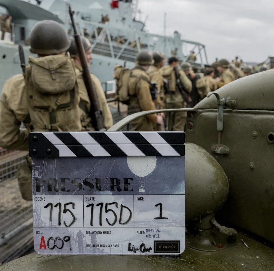 Did you know Damian Lewis will be returning to World War II?
Read the article: beachesofnormandy.com/didyouknow/Did…

Photo: Shooting of the Pressure, the new World War II drama movie (Credit: Studio Canal)
#ww2 #worldwar2 #militaryhistory #DDay #normandy #invasion #landing #beachesofnormandy