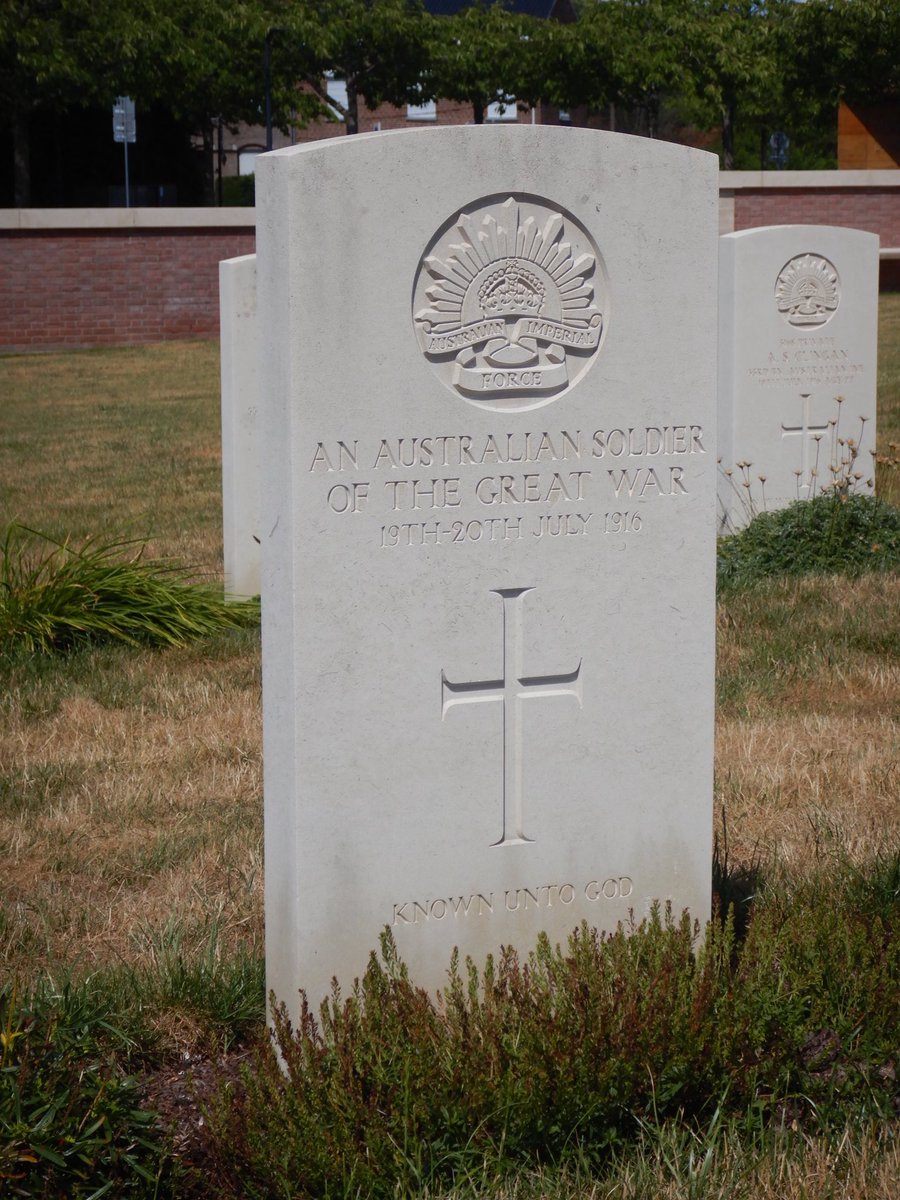 The first new #cwgc built in 50 years - Pheasant Wood. Casualties found in a communal grave were identified using DNA testing, well, almost all. Graves show the diversity of Australian society and volunteers back in 1915.