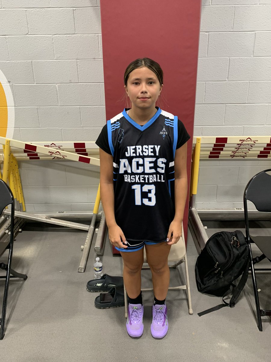 12:00 POTG 8th grade girls jersey aces Carly Sibi with 13 pts in a win over CITY sports 

#Lovedayhoops
#FlexV