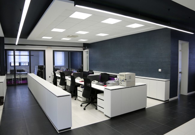 🏢 Cada espacio necesita el suelo adecuado. 
 En Selzur Inn, ofrecemos pavimentos que combinan diseño, confort y funcionalidad: 
 🔹 Moquetas 
 🔹 PVC 
 🔹 Laminados y tarimas 
 🔹 Cerámicos 
 🔹 Suelo técnico 
 🔗 Más info: inn.selzur.com/pavimentos/