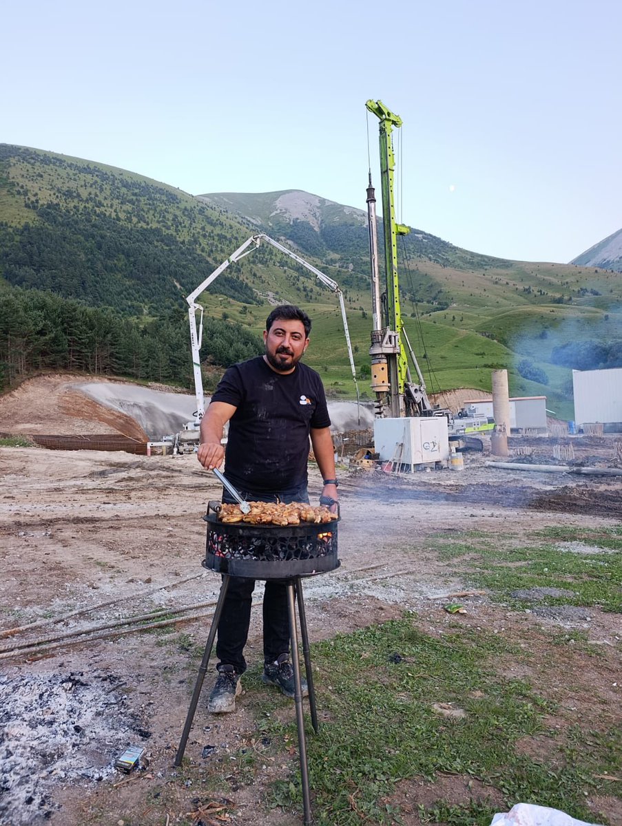 ibrhmbyzlm's tweet photo. #işgüç #rotarydrilling #forekazık https://t.co/JGBrRT4j0m