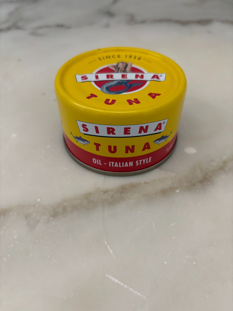 100 likes and Kain starts feeding me more than 1 can of tuna a day 🥹