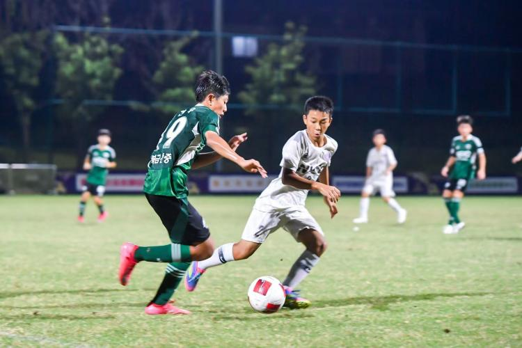 CQ_Liangjiang's tweet image. #JeonbukHyundai 🏆edged #Chongqing Nan Yu 4-2 to clinched the 2025 #FutureChampions U13 title in #LiangjiangNewArea.  Chongqing Nan Yu, China’s top finisher, will head to #Italy for the global finals . ⚽  #YouthSoccer #Football
📸Organizer