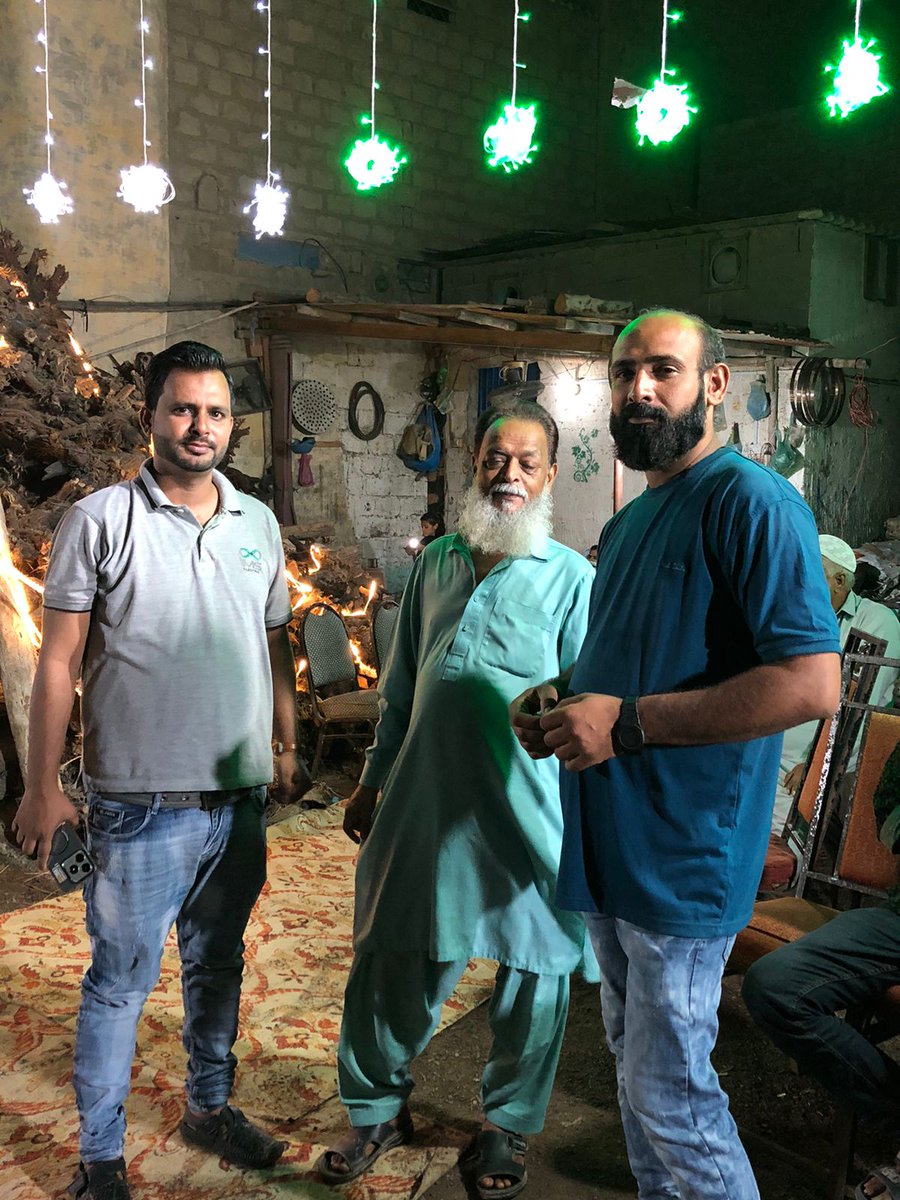 DawoodK58814491's tweet photo. ممبر صوبائی اسمبلی سندھ نصیر احمد بھائی انیل کمار بھائی نے جوائنٹ ٹاؤن آرگنائزر قصبہ علیگڑھ ٹاؤن ندیم پیر زادہ بھائی کے ہمراہ یوسی 23 نیازی چوک پر پرچم کشائی کی تقریب میں شرکت کی۔
@MQMPKOfficial
@MPA_NaseerAhmed
@nadeemmqmp
@QasbaAliGarh
#karachi
#ps122
#ps121 https://t.co/REr4nb8dtl