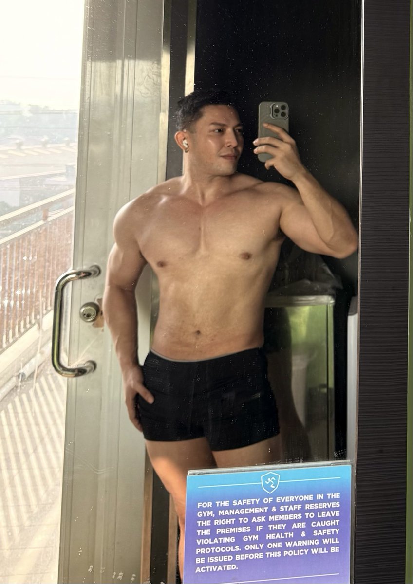 junrey060708's tweet photo. bawi tayo at 1week di tayo nakapag buhat! Eeeyyy! Buhatin po kita? 😂🤣 https://t.co/HbGjbUct3i