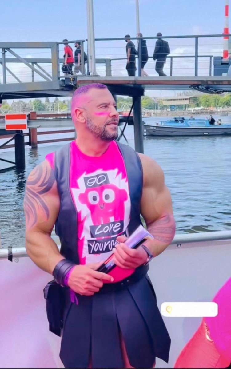 roidmusclelove1's tweet photo. Canal Pride isn’t just a celebration — it’s a statement. Bold, proud, and unapologetically YOU. 💪🏽💖 #LoveYourself

#CanalPride #AmsterdamPride #LoveYourself #Pride2025 #LGBTQIA #PrideCelebration #PrideFashion #PinkPower #QueerJoy #LiveOutLoud #LoveIsLove #PrideVibes #BodyPositivity #FierceAndProud