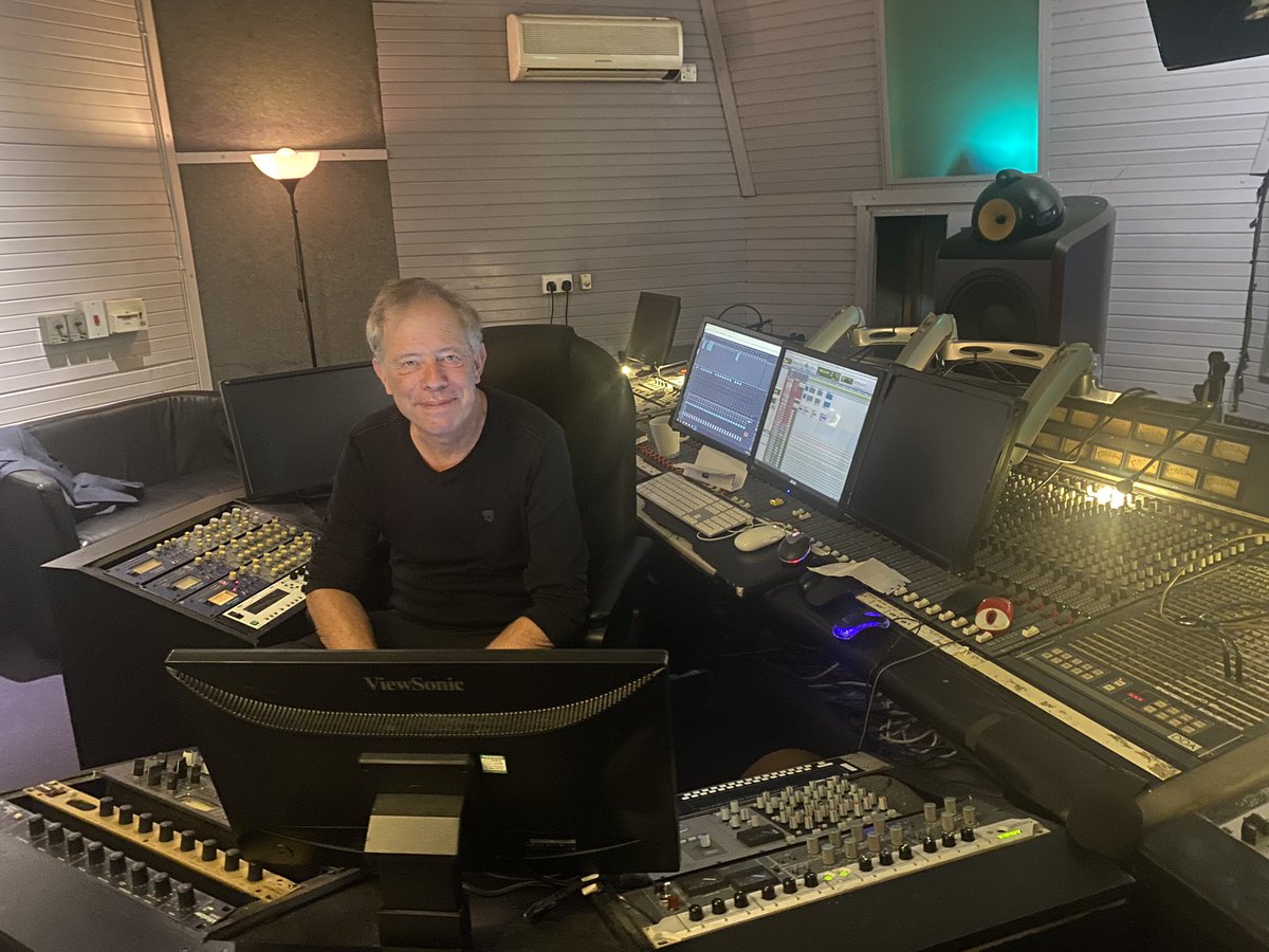 Paul Twohig - Pro2 Recording Studio (@pro2studios) on Twitter photo 