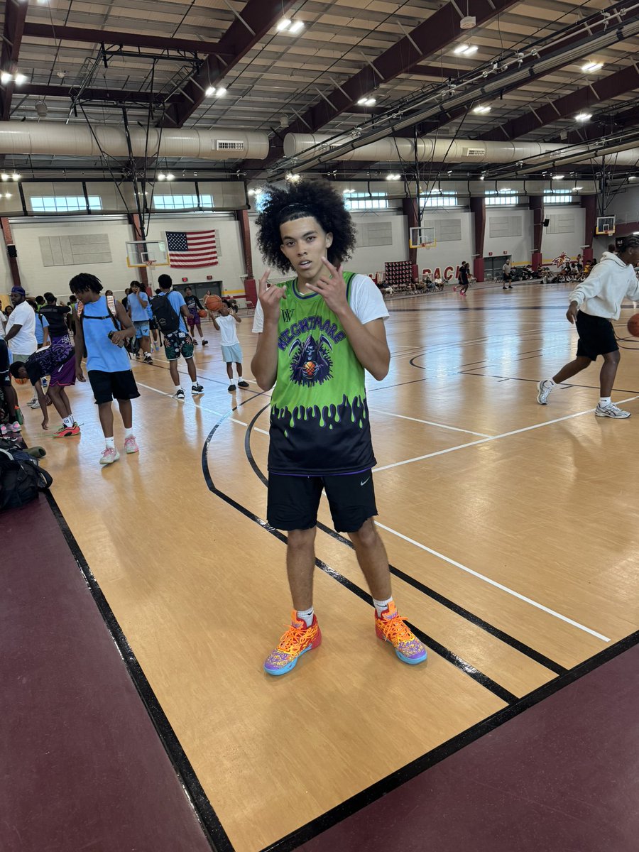 3:00pm POTG 9th grade boys division nightmare elites own Edwin irizarry with 15 pts in a win over Henry hoops

#Lovedayhoops
#FlexV