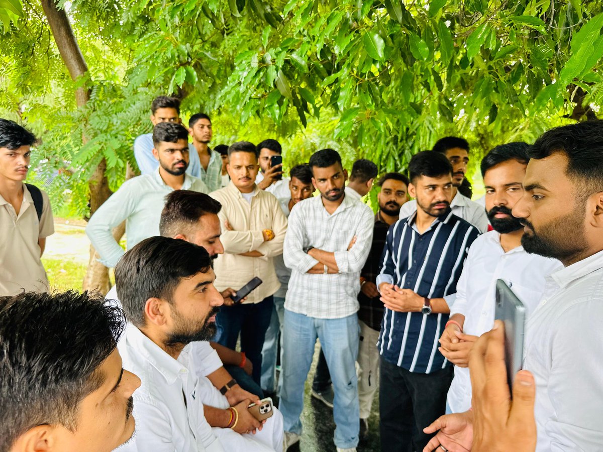 Abhimanyu Poonia (@abhimanyup00nia) on Twitter photo राजस्थान NSUI के प्रदेशाध्यक्ष श्री <a href="/VinodJakharIN/">VINOD JAKHAR</a> जी के नेतृत्व में प्रदेश में छात्रसंघ चुनाव की बहाली को लेकर 05 अगस्त को आयोजित "मुख्यमंत्री आवास घेराव" के पोस्टर का विमोचन किया। आइए, हम सब छात्र अधिकारों के लिए छात्रसंघ चुनाव बहाली के इस संग्राम में एकजुट हो। <a href="/SachinPilot/">Sachin Pilot</a> राजस्थान NSUI के प्रदेशाध्यक्ष श्री <a href="/VinodJakharIN/">VINOD JAKHAR</a> जी के नेतृत्व में प्रदेश में छात्रसंघ चुनाव की बहाली को लेकर 05 अगस्त को आयोजित "मुख्यमंत्री आवास घेराव" के पोस्टर का विमोचन किया। आइए, हम सब छात्र अधिकारों के लिए छात्रसंघ चुनाव बहाली के इस संग्राम में एकजुट हो। <a href="/SachinPilot/">Sachin Pilot</a>