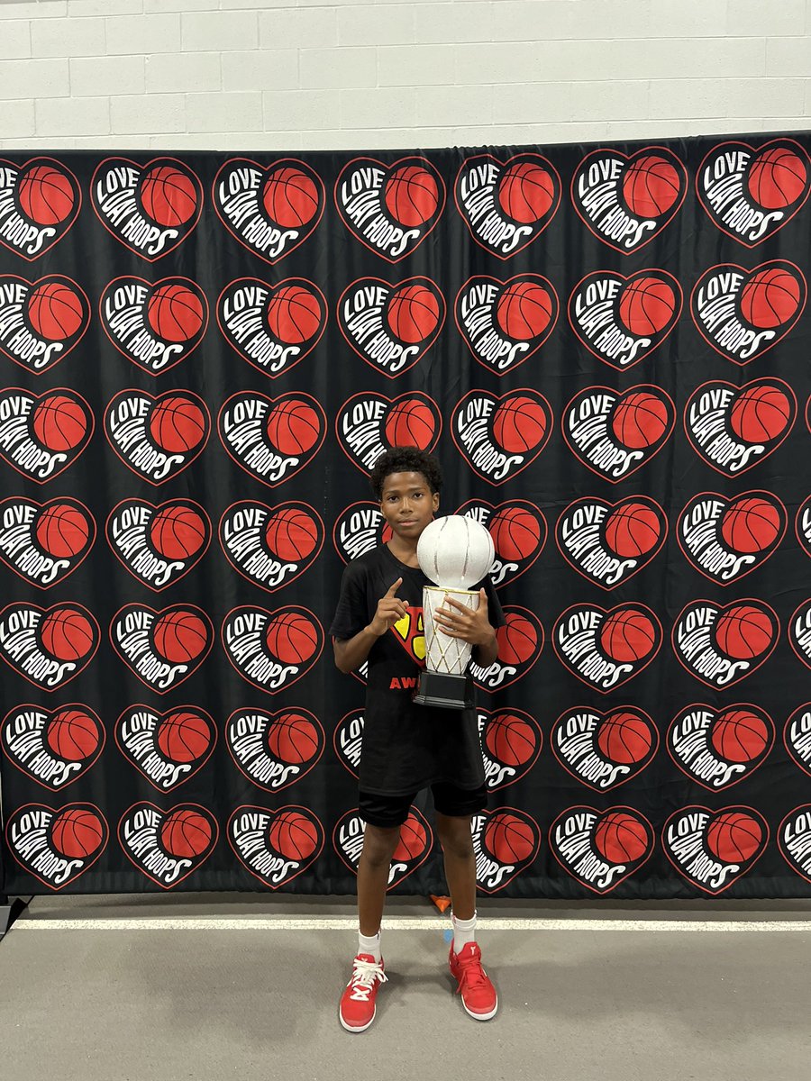 5:00 POTG 5th grade boys division brotherly loves own Nacir portalatin Thomas with 9pts in a championship win over Philadelphia elite basketball club 

#Lovedayhoops
#FlexV