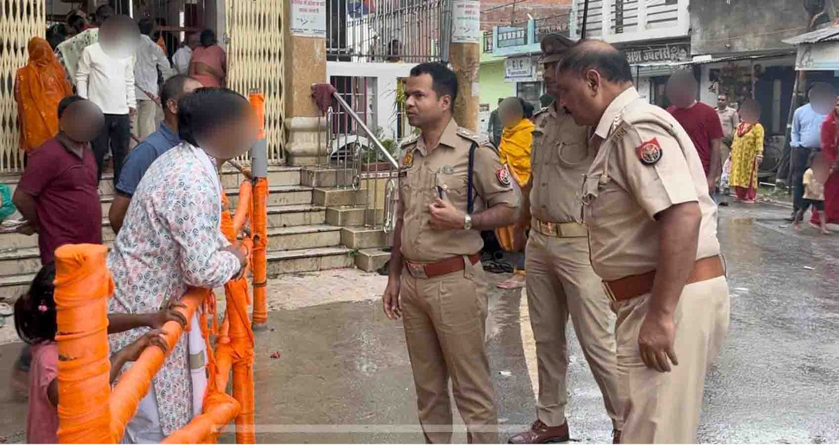 DEORIA POLICE (@deoriapolice) on Twitter photo #DeoriaPolice
рдкреБрд▓рд┐рд╕ рдЕрдзреАрдХреНрд╖рдХ рджреЗрд╡рд░рд┐рдпрд╛ рд╢реНрд░реА рд╡рд┐рдХреНрд░рд╛рдиреНрдд рд╡реАрд░ рджреНрд╡рд╛рд░рд╛ рд╕рд╛рд╡рди рдорд╛рд╕ рдХреЗ рдЕрдВрддрд┐рдо рд╕реЛрдорд╡рд╛рд░реА рдХреЗ рджреГрд╖реНрдЯрд┐рдЧрдд рд╕реЛрдордирд╛рде рдордВрджрд┐рд░ рдХрд╛ рдирд┐рд░реАрдХреНрд╖рдг рдХрд░ рд▓рд┐рдпрд╛ рдЧрдпрд╛ рд╕реБрд░рдХреНрд╖рд╛ рд╡реНрдпрд╡рд╕реНрдерд╛ рдХрд╛ рдЬрд╛рдпрдЬрд╛ред рд╕рдВрдмрдВрдзрд┐рдд рдХреЛ рджрд┐рдП рдЧрдП рдЖрд╡рд╢реНрдпрдХ рджрд┐рд╢рд╛-рдирд┐рд░реНрджреЗрд╢ред #DeoriaPolice
рдкреБрд▓рд┐рд╕ рдЕрдзреАрдХреНрд╖рдХ рджреЗрд╡рд░рд┐рдпрд╛ рд╢реНрд░реА рд╡рд┐рдХреНрд░рд╛рдиреНрдд рд╡реАрд░ рджреНрд╡рд╛рд░рд╛ рд╕рд╛рд╡рди рдорд╛рд╕ рдХреЗ рдЕрдВрддрд┐рдо рд╕реЛрдорд╡рд╛рд░реА рдХреЗ рджреГрд╖реНрдЯрд┐рдЧрдд рд╕реЛрдордирд╛рде рдордВрджрд┐рд░ рдХрд╛ рдирд┐рд░реАрдХреНрд╖рдг рдХрд░ рд▓рд┐рдпрд╛ рдЧрдпрд╛ рд╕реБрд░рдХреНрд╖рд╛ рд╡реНрдпрд╡рд╕реНрдерд╛ рдХрд╛ рдЬрд╛рдпрдЬрд╛ред рд╕рдВрдмрдВрдзрд┐рдд рдХреЛ рджрд┐рдП рдЧрдП рдЖрд╡рд╢реНрдпрдХ рджрд┐рд╢рд╛-рдирд┐рд░реНрджреЗрд╢ред