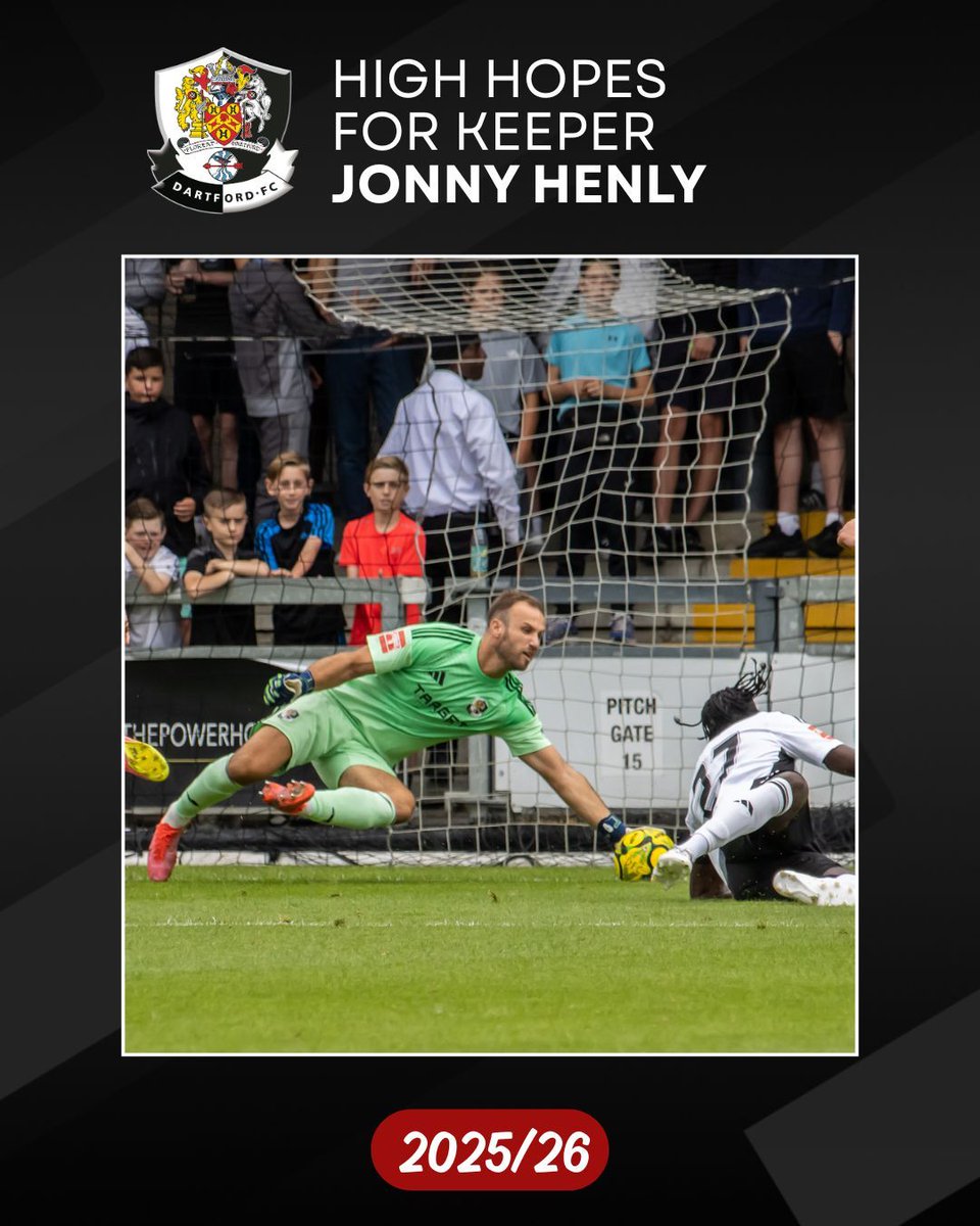 𝐇𝐢𝐠𝐡 𝐡𝐨𝐩𝐞𝐬 𝐟𝐨𝐫 𝐤𝐞𝐞𝐩𝐞𝐫 𝐉𝐨𝐧𝐧𝐲 𝐇𝐞𝐧𝐥𝐲 

Jonny Henly has promotion firmly on his mind as he looks towards the start of the 25/26 season. 
 
Read the full interview here - 

dartfordfc.com/2025/08/high-h… 

#dartsfc #dartfordfc