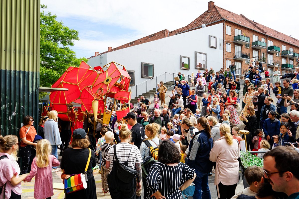 Titelles Lleida (@titelleslleida) on Twitter photo I avui mateix partim cap a Dinamarca, on actuarem de nou al Smuck Festival, un festival preciós amb més de 40 edicions celebrades que està completament arrelat i conta amb milers d’espectadors, hi anem amb l’espectacle Hathi 🐘 I avui mateix partim cap a Dinamarca, on actuarem de nou al Smuck Festival, un festival preciós amb més de 40 edicions celebrades que està completament arrelat i conta amb milers d’espectadors, hi anem amb l’espectacle Hathi 🐘