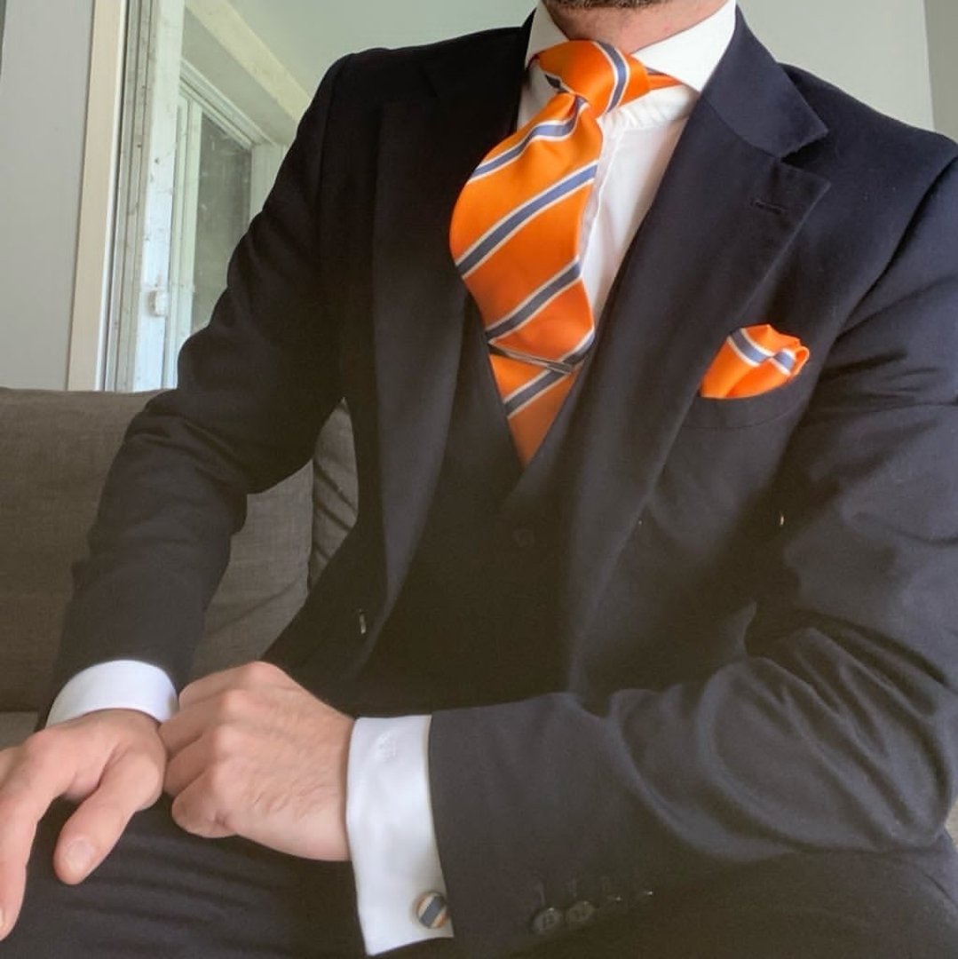 Trick one for a Monday.
Hit the knot, watch it drip down the curve.....