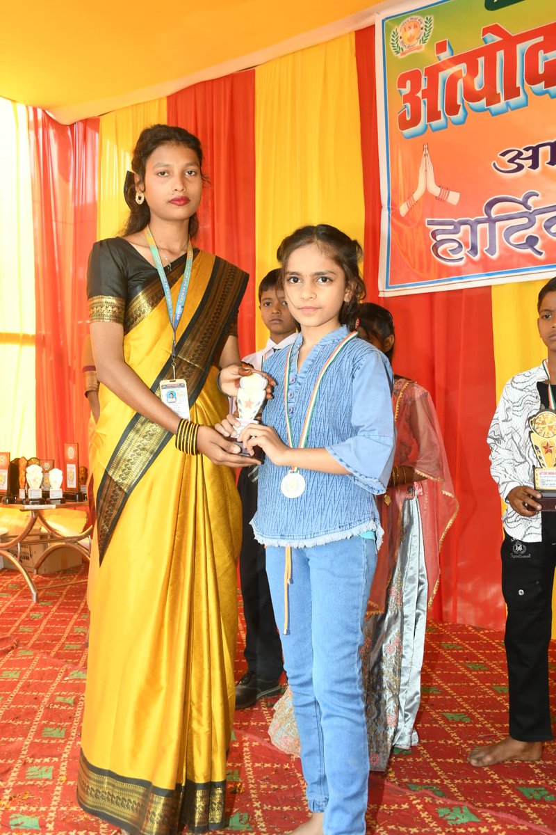 SNGurukul's tweet photo. चौथी कक्षा की छात्रा मेरी प्यारी बिटिया शिवानी वर्मा द्वारा श्रावण पूजा पर लिखा गया लेख एवं उससे जुड़े प्रश्नोत्तरी ||

आप अपना तर्क व सुझाव अवश्य दें! https://t.co/0NSCddEwnx
